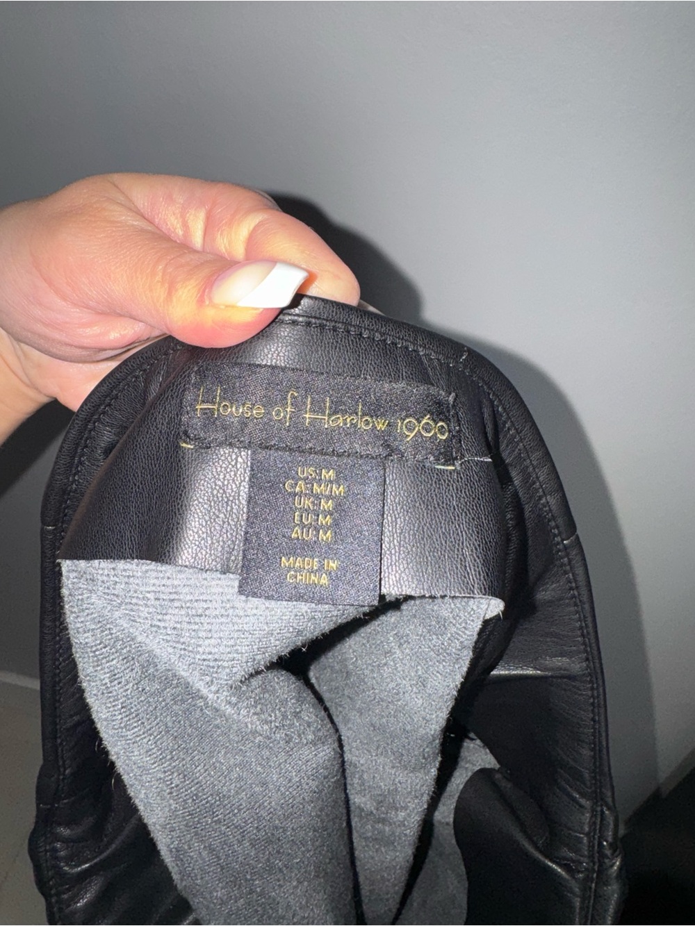House of Harlow 1960 Faux Leather Mini Skirt/ Size Medium - Picture 5 of 7